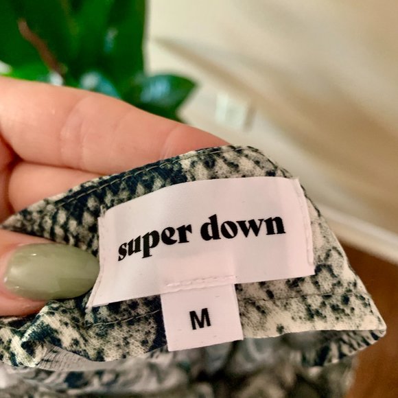 Superdown Abril Wide Leg Pant in Teal Snake - Picture 6 of 7